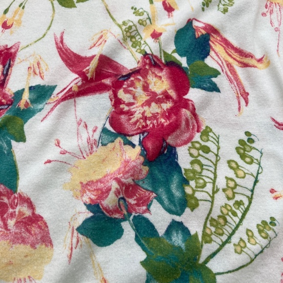 Chicos Size 3 or X Large  Floral Watercolor Ruched Sides Top Lightweight - Picture 6 of 9